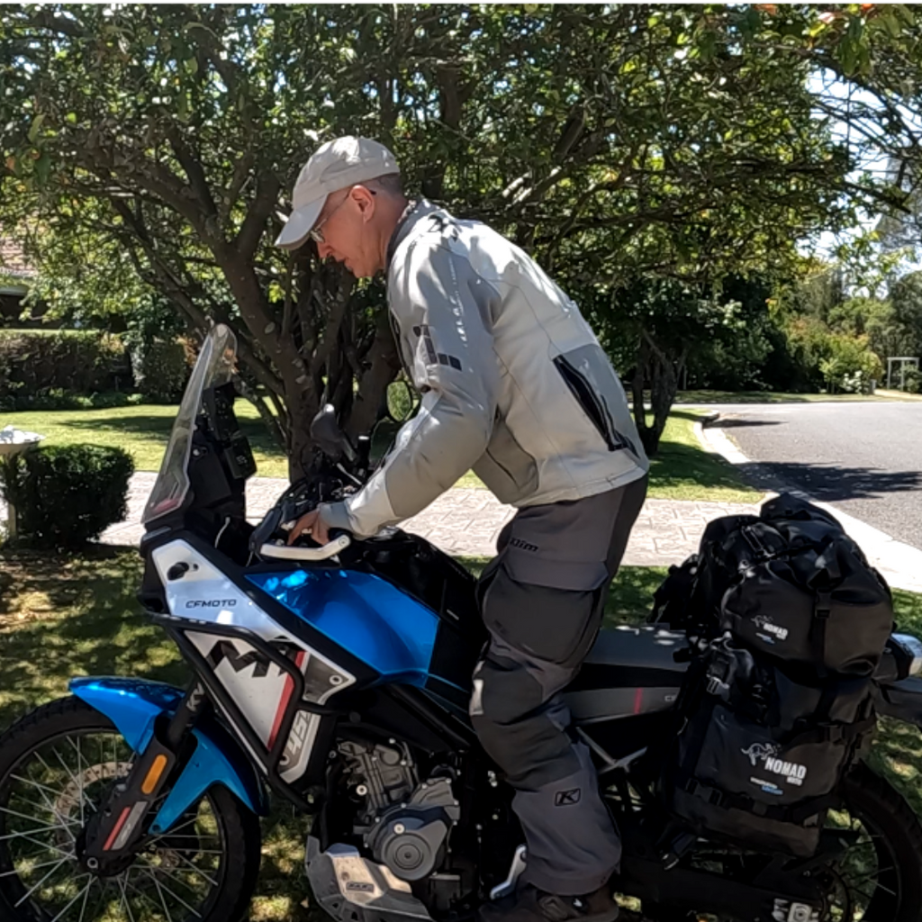 NOMAD MOTO Adjustable Stockman Rackless Base System - NOMAD MOTO