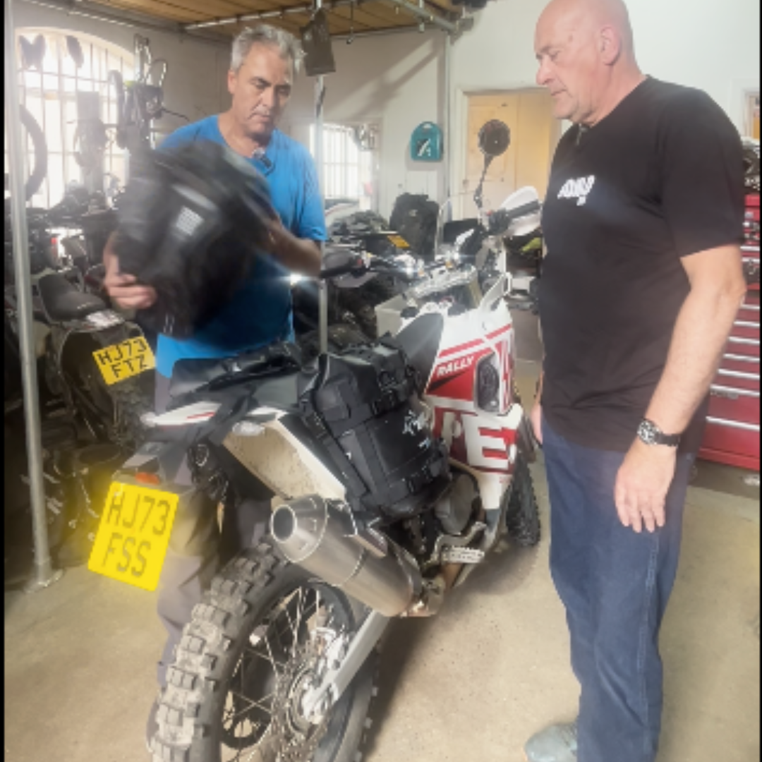 NOMAD MOTO Adjustable Stockman Rackless Base System - NOMAD MOTO